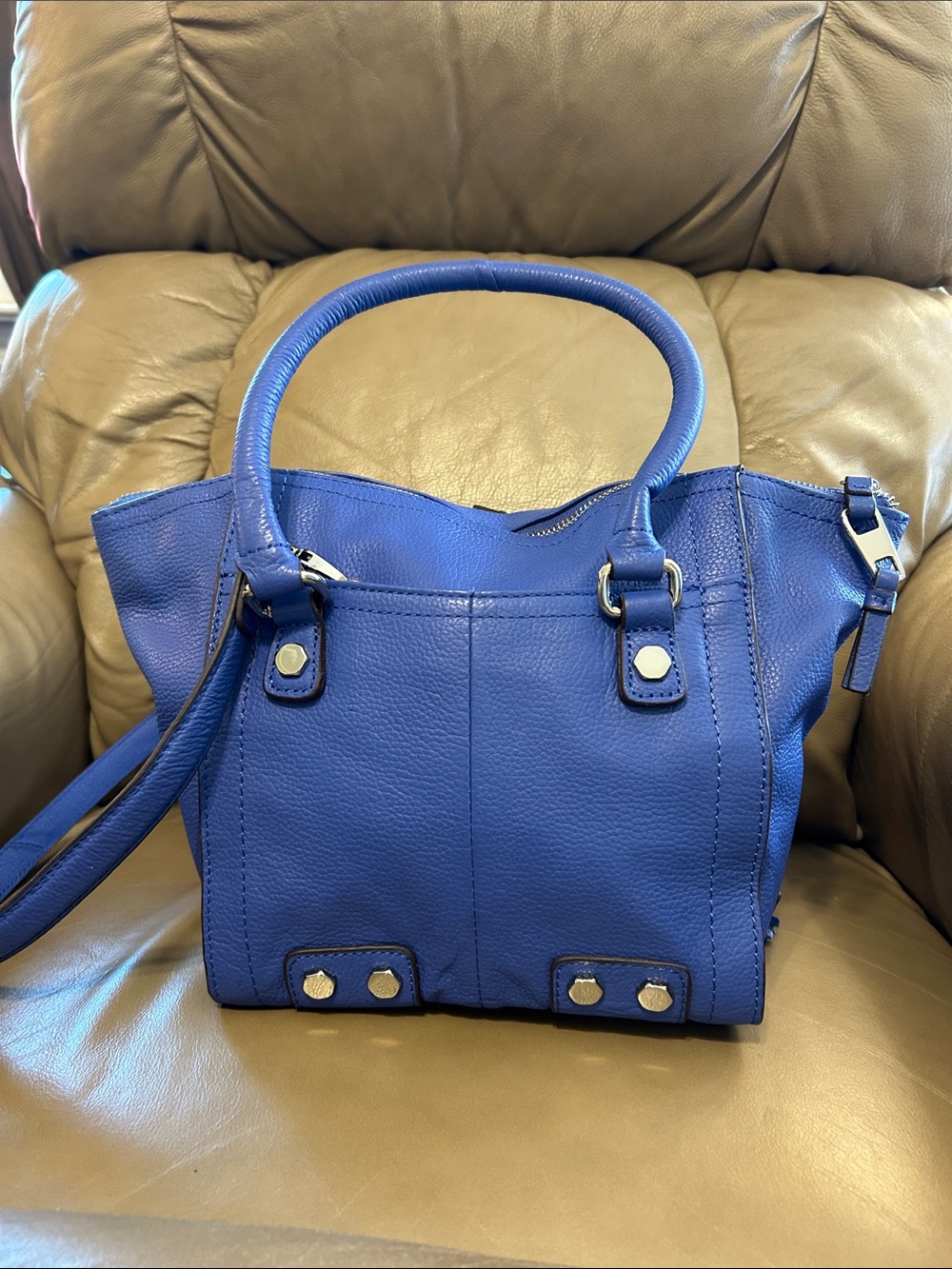 Blue Leather Tote Handbag - Classic Everyday Style